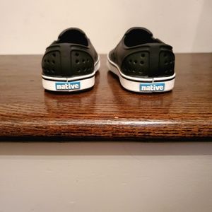 Toddler Native "Miles"  Sz.6 NWOB